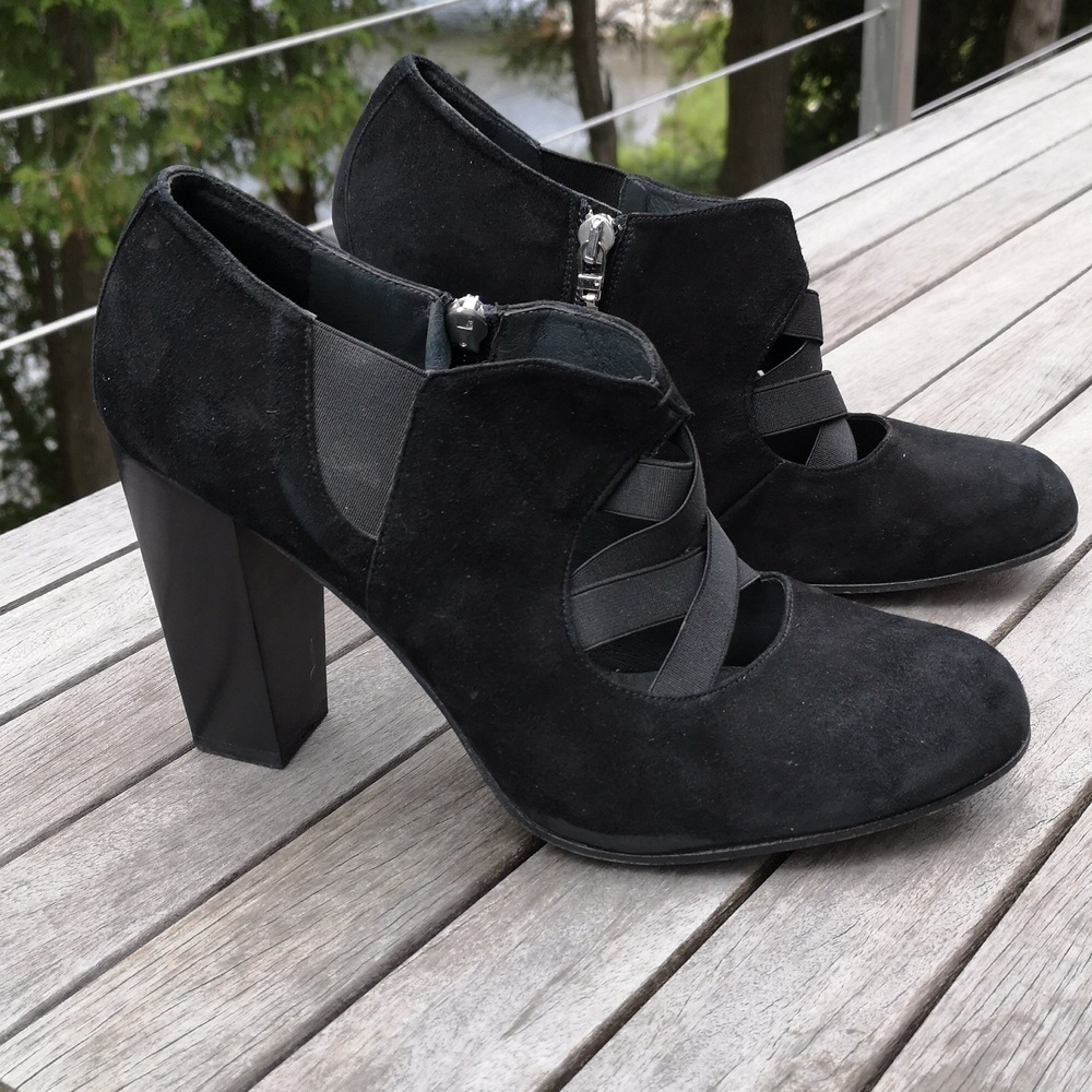 Donald J Pliner suede strappy heels